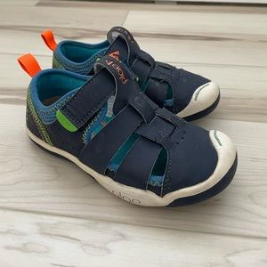 Plae Fisherman Sandals